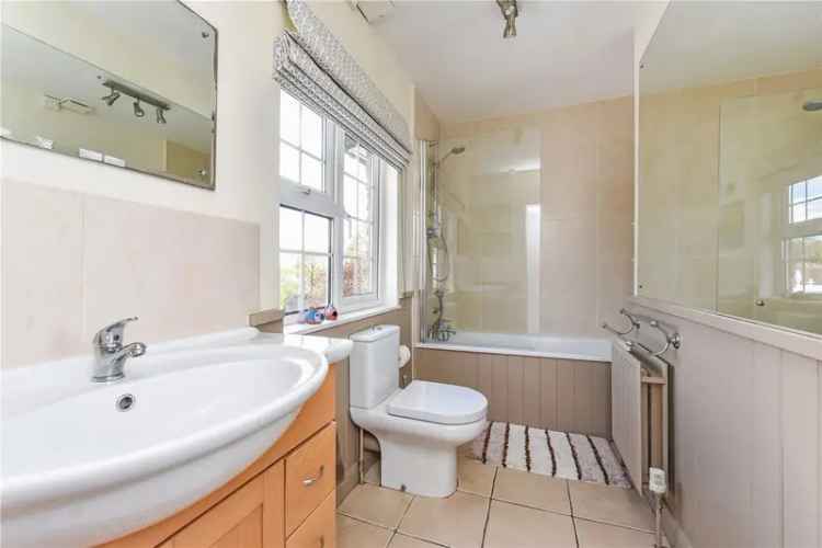 4 Bedroom House Near Petersfield High Street