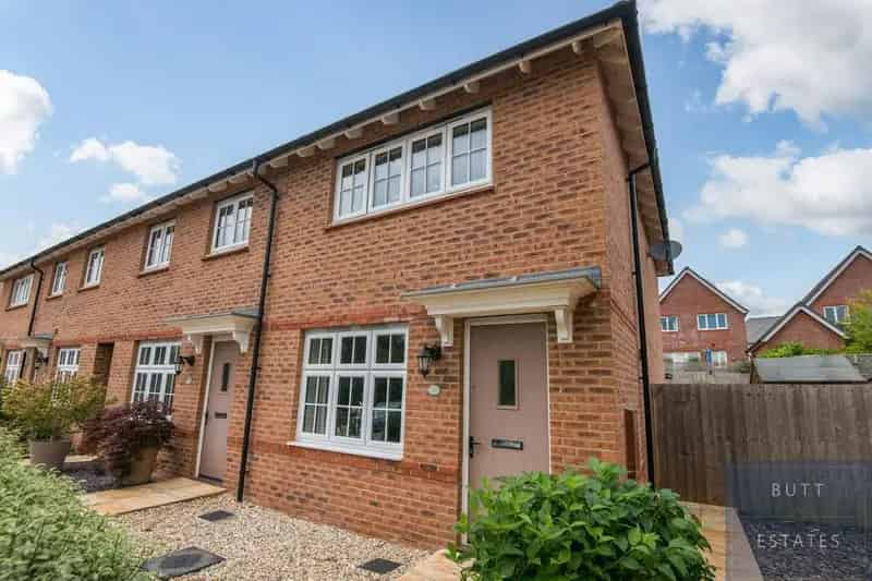 2 Bedroom End of Terrace House for Sale