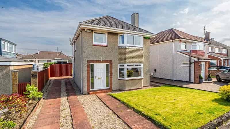 3 Bedroom Detached House for Sale Bishopbriggs