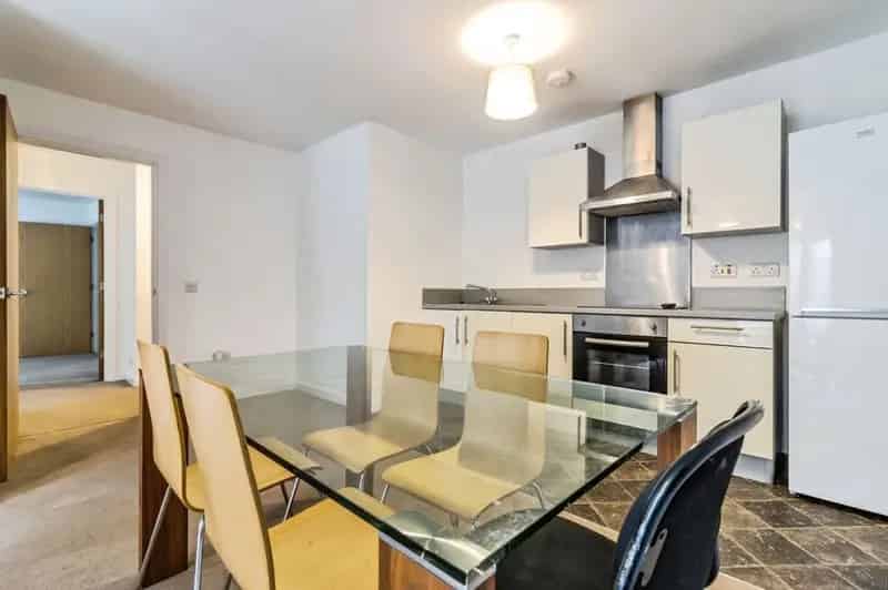 2 Bed Furnished Apartment Near Piccadilly Station Manchester