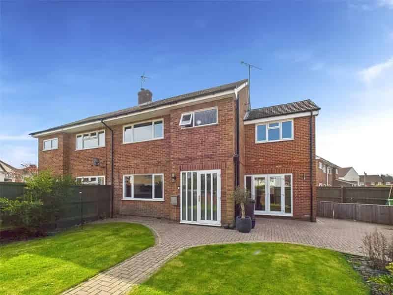 4 Bedroom Semi-Detached House for Sale