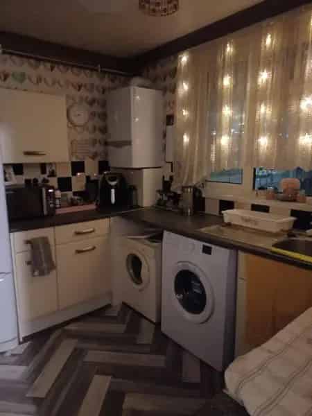 City Centre Apartment Near Beaches and Schools