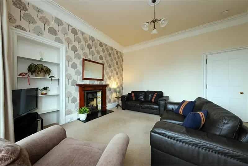 4 Bed Flat Shandon Edinburgh 2 Reception Rooms