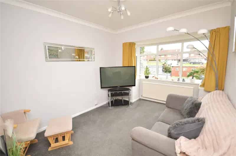 Extended Two-Bedroom Bungalow Near Motorways and Schools