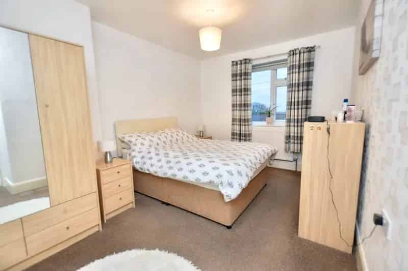 Two Bedroom Semi Detached House WF4 Ample Parking Large Garden