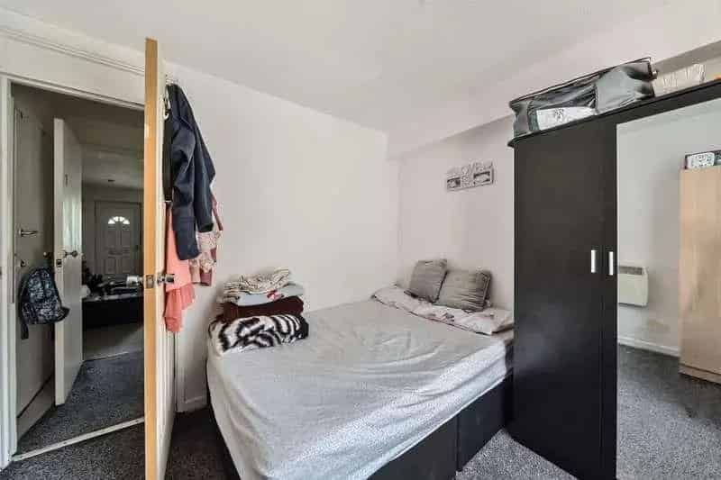 1 Bed Flat for Sale near Langley Station - Secure Sale Auction