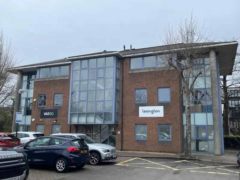 1558 sq ft Office Suite Cardiff Waterfront 3 Parking Spaces