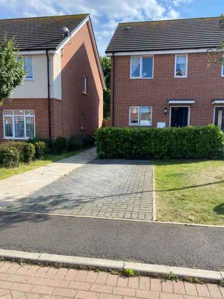 House For Rent in Kettering, England