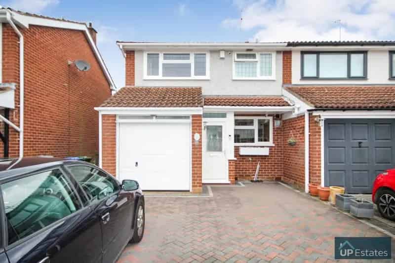 3 Bedroom End of Terrace House to Rent