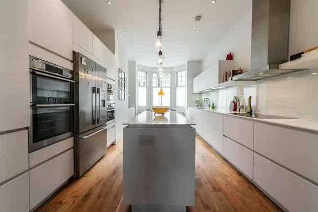 Town house to rent in Leathwaite Road, London SW11