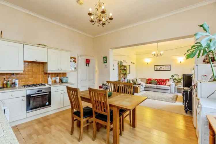 3 Bedroom Flat for Sale Clifton Near Whiteladies Road Parking No Chain