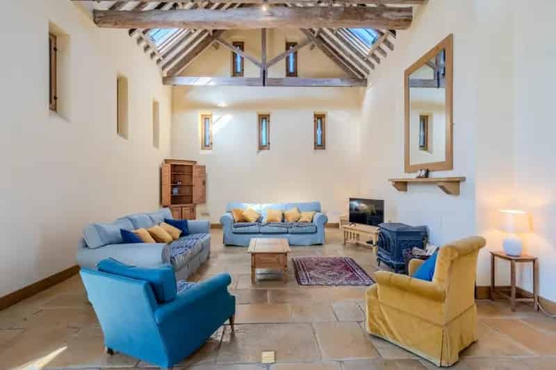 Barn Conversion with Equestrian Facilities 6 Bedrooms 23 Acres