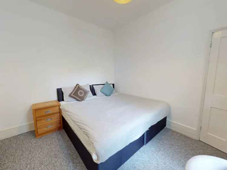 5 Bed HMO Near Churchill Square - Large Garden