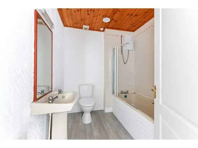 2 Bedroom Flat for Sale near Howard Park