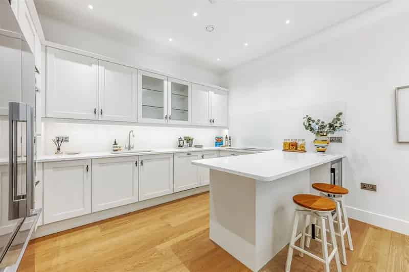 2 Bedroom Flat to Rent in West London