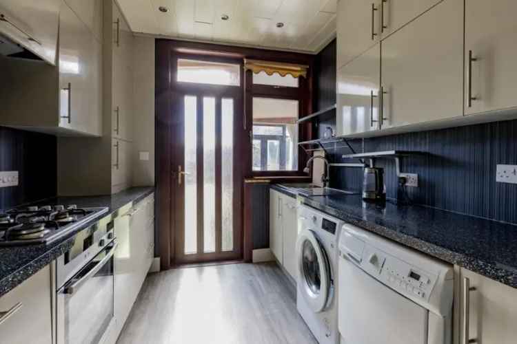 4 Bedroom Semi-Detached House for Sale in Drylaw, Edinburgh