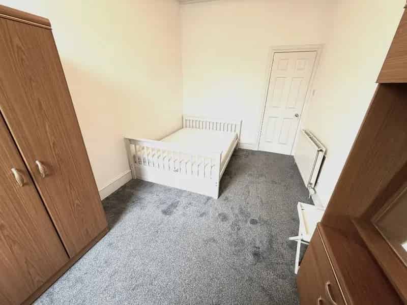 2 Bedroom Flat to Rent Winchesters Property Management