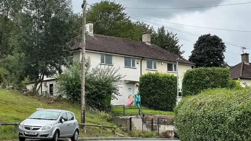 3 Bedroom Semi-Detached House For Sale By Auction