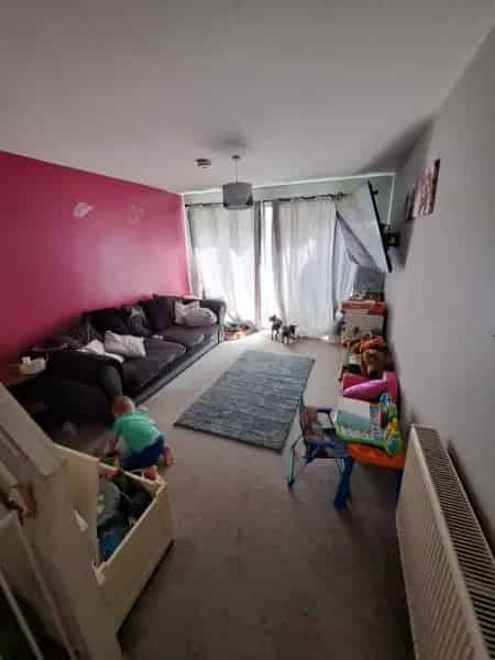 2 Bedroom House with Garden and Parking