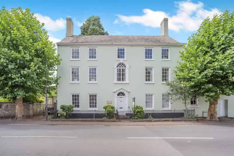 House for sale with 8 bedrooms, St. Thomas Square, Monmouth