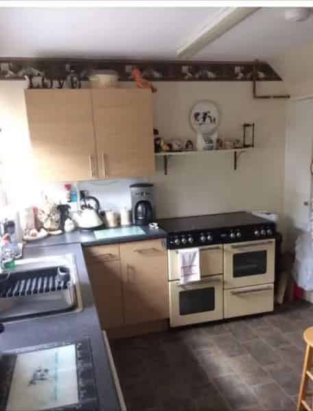 Large 2 Bed House Near Lacewalk Good Schools Transport Links