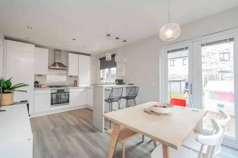 3 Bed House Countesswells Private Garden 2 Parking Spaces