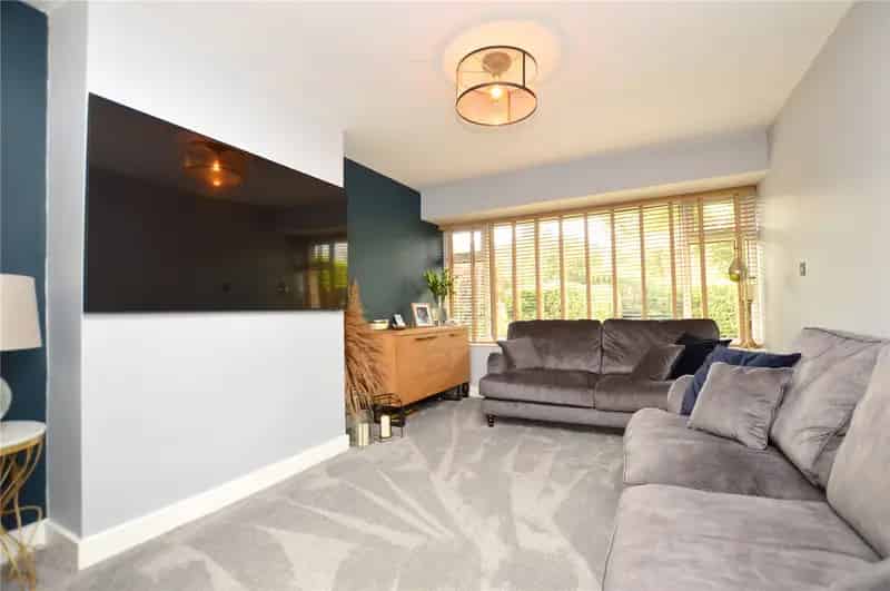 3 Bed Semi Detached House Fully Refurbished