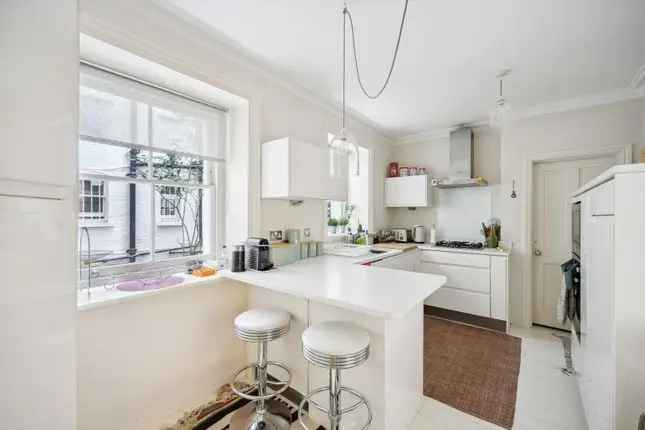 Flat to rent in Drayton Gardens, London SW10