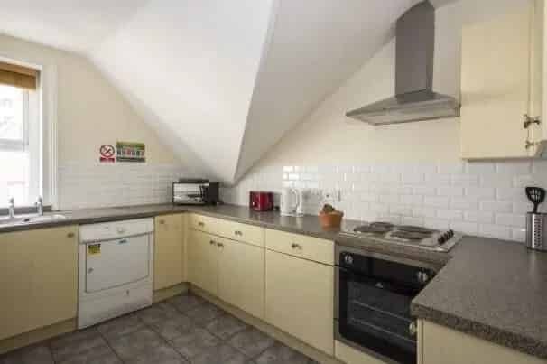 1 Bedroom House Share Near ASDA and Travel Interchange