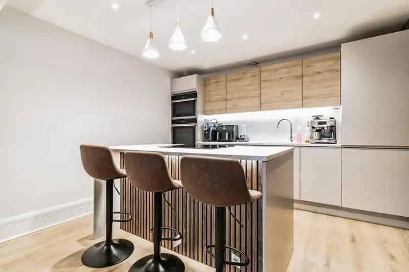 2 Bedroom Flat for Sale Manchester M1 - Modern Renovation