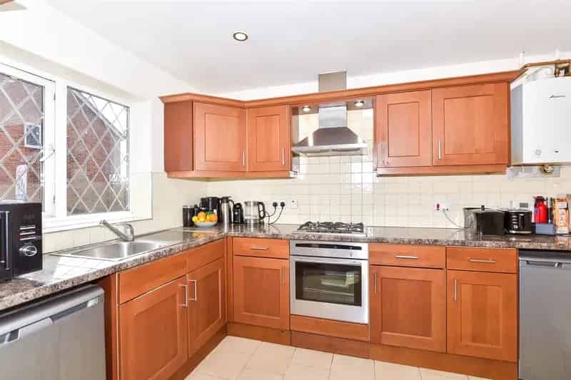 3 Bedroom Detached House for Sale in Bearsted