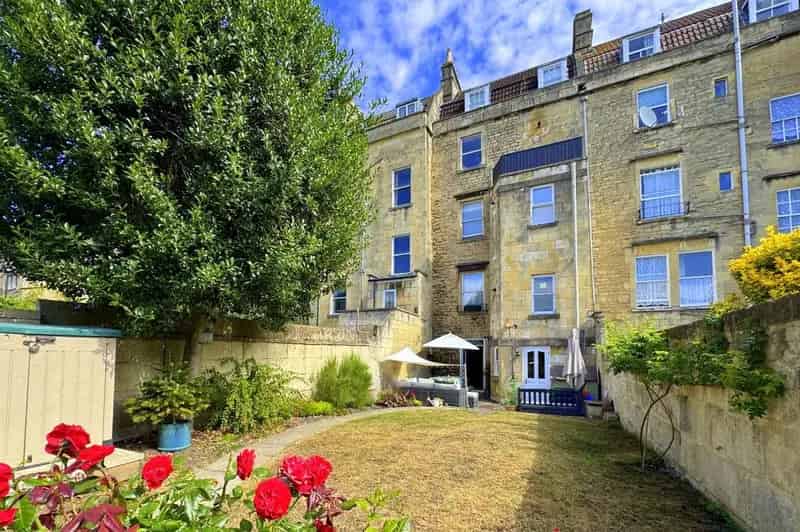 2 Bedroom Maisonette for Sale in Bath City Centre