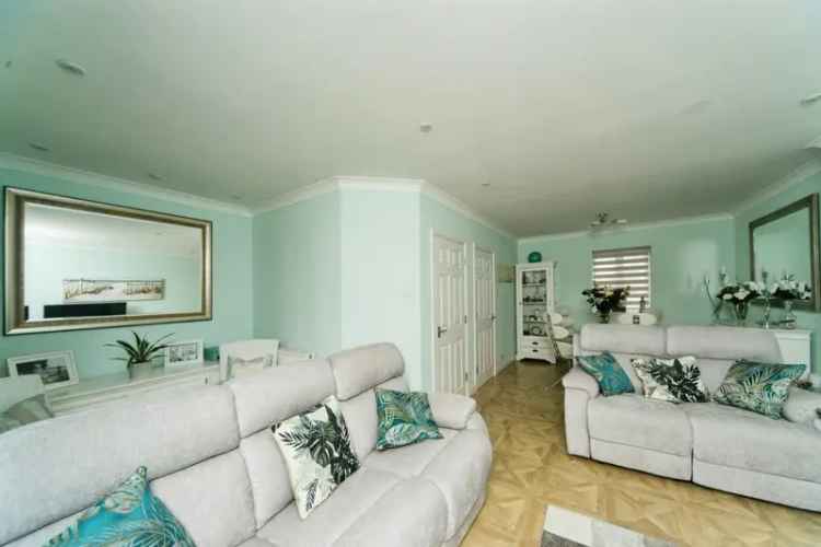 Immaculate Townhouse in South Harbour Little Venice Gated Community