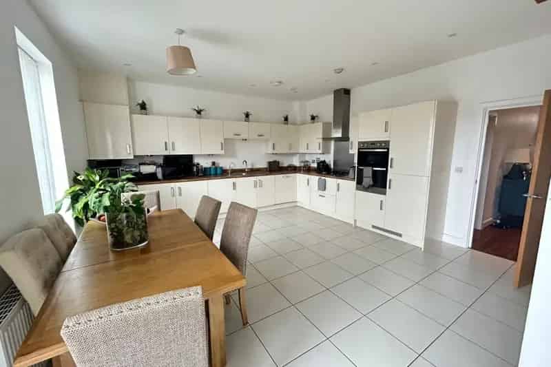 Four Double Bedroom House Newhall Zero Deposit Available
