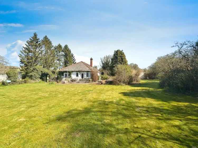 Detached Bungalow with Planning Permission - 5 Bedroom House Potential