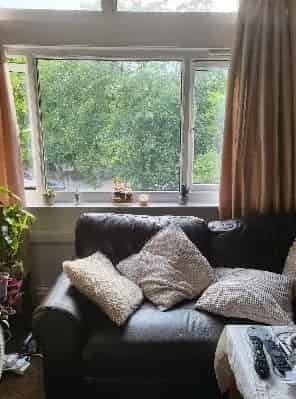 2 Bed Maisonette near Clapham Common with Parking and Outside Space