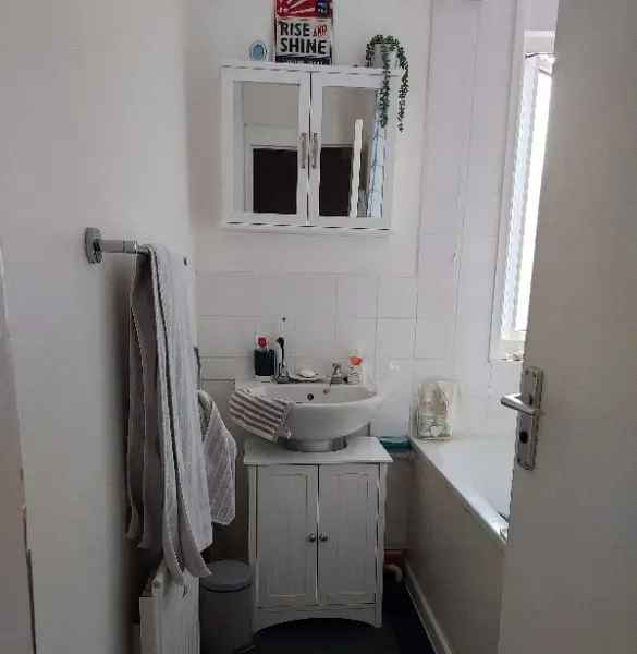 Flat For Rent in Colchester, England