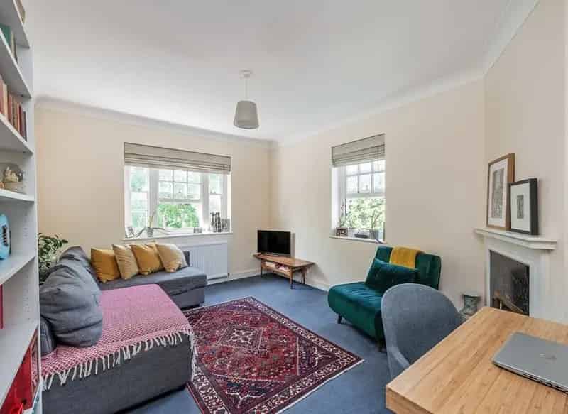 2-Bedroom Apartment in Muswell Hill Mansion Block