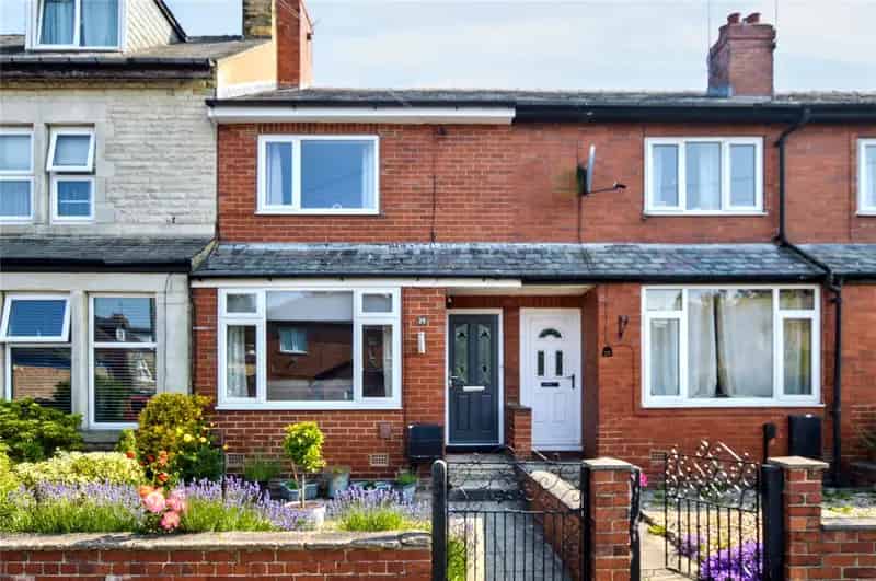 2 Bed Terraced House Starbeck Excellent Schools Commuter Links