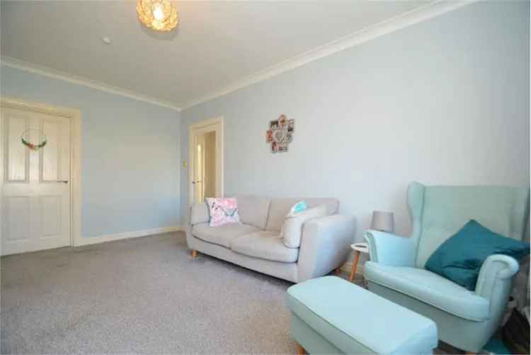 3 Bed Lower Cottage Flat Near Bankhead Primary