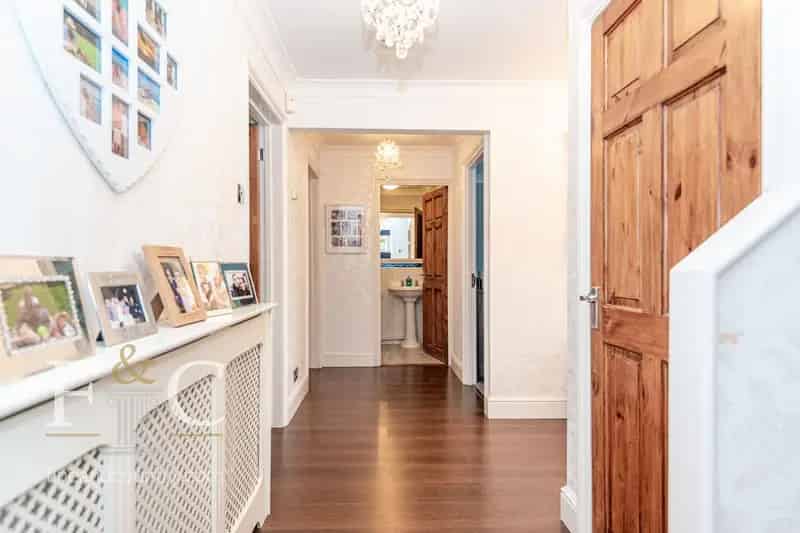 5 Bedroom Detached House For Sale Broxbourne