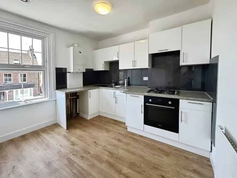 2 Bedroom Flat To Rent