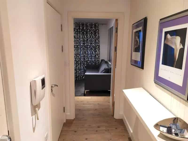1 Bedroom Apartment Near Snow Hill Station Available June