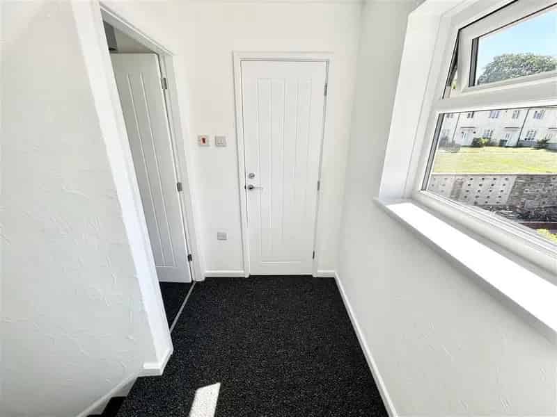 2 Bed Terrace House Southampton - Refurbished Kitchen Diner Parking Garden