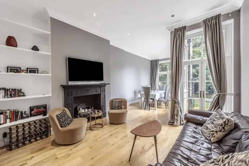 3 Bedroom Flat near Finchley Road Station with Private Garden