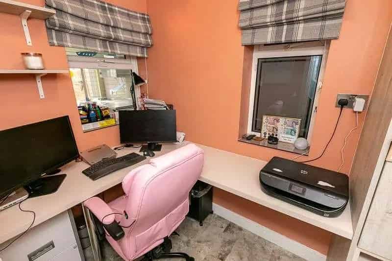 5 bed house for sale
