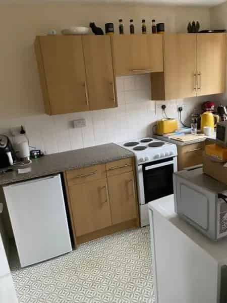 1st Floor Flat for Over 60s in Thame - Newly Redecorated