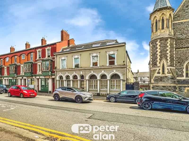 1 Bedroom Apartment Available August City Centre