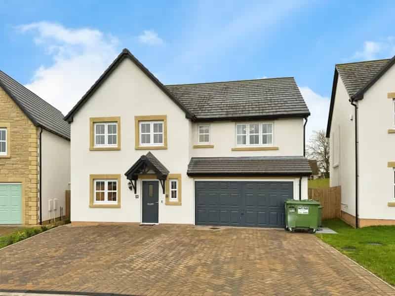 5 Bedroom House For Sale Spacious Family Home