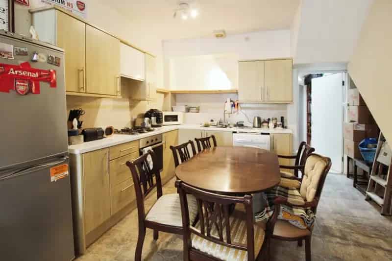 Spacious Penarth Home Near Shops Ground Floor Bedroom No Chain